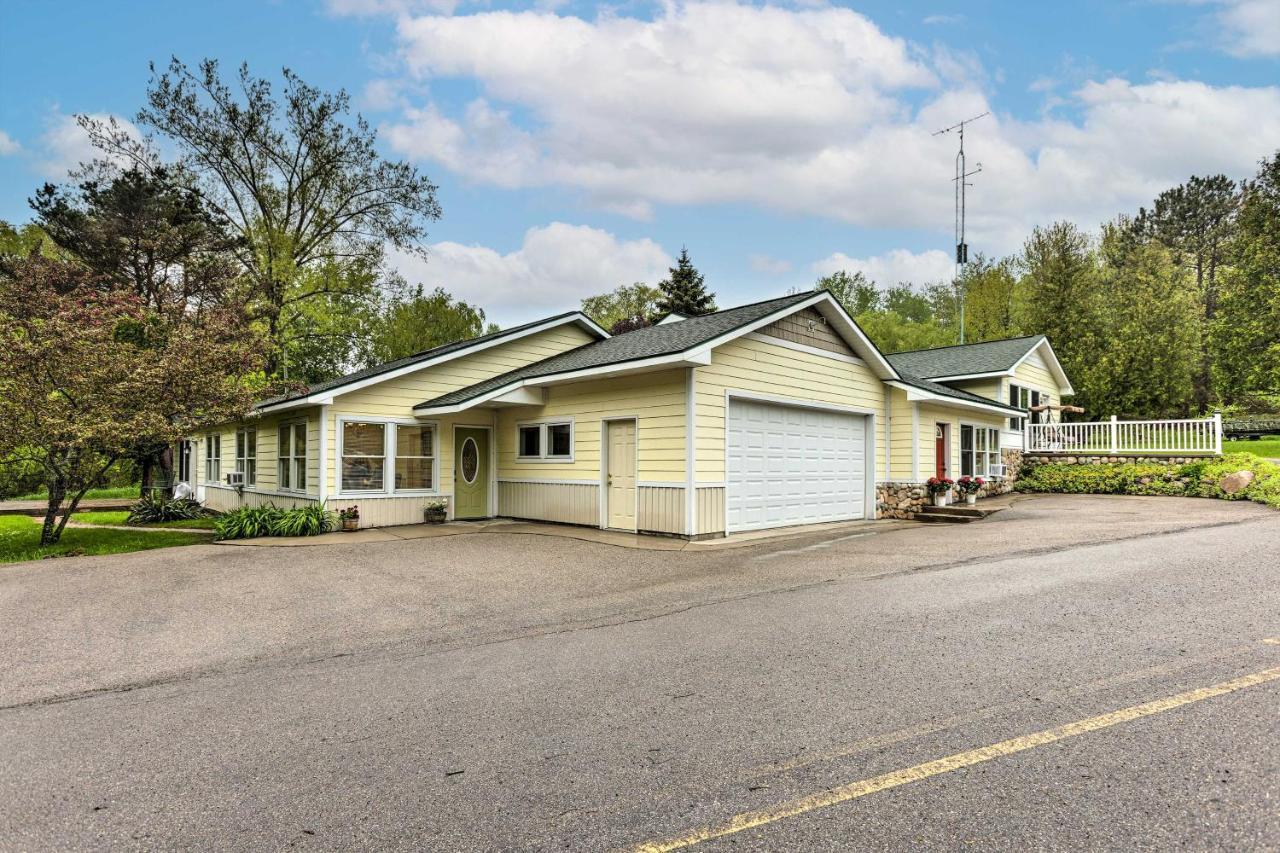 Charming Retreat Near Downtown Frankfort And Beaches Экстерьер фото