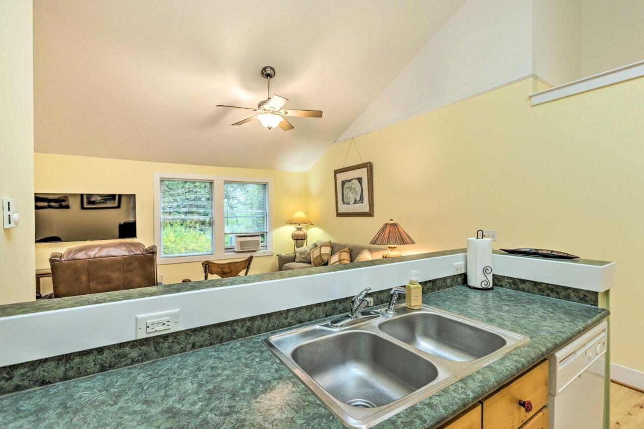 Charming Retreat Near Downtown Frankfort And Beaches Экстерьер фото